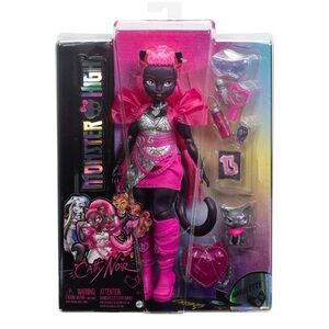 Monster High Catty Noir Fashion Doll with Pet Cat Amulette and Accessori…